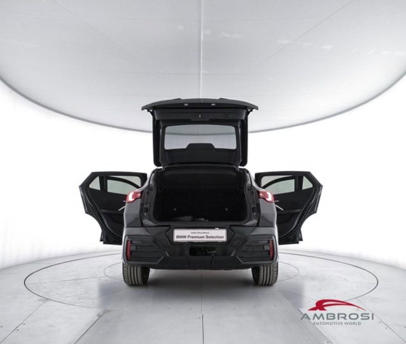 BMW iX2 usata a Perugia (7)