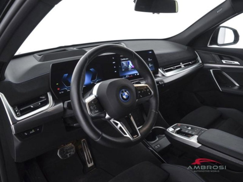 BMW iX2 usata a Perugia (8)