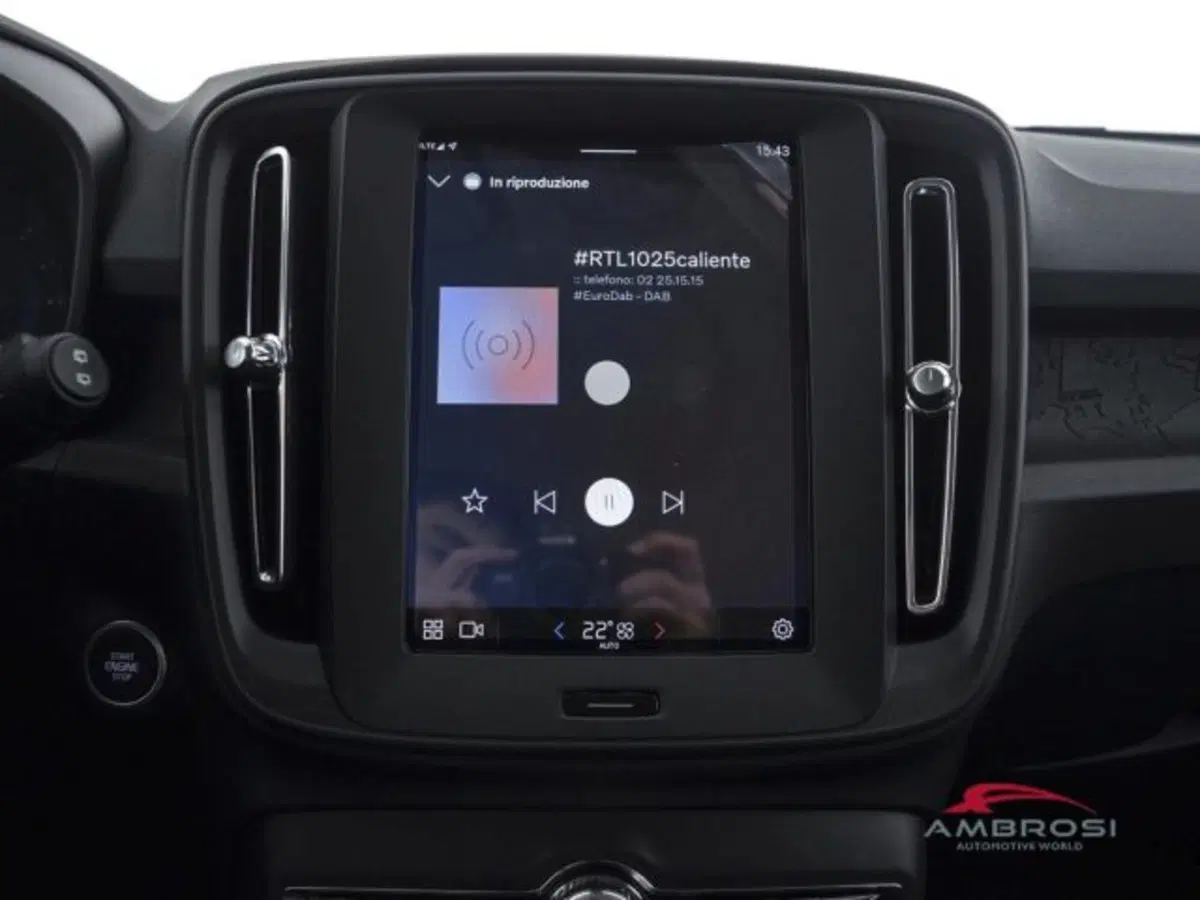 Volvo XC40 nuova a Perugia (13)