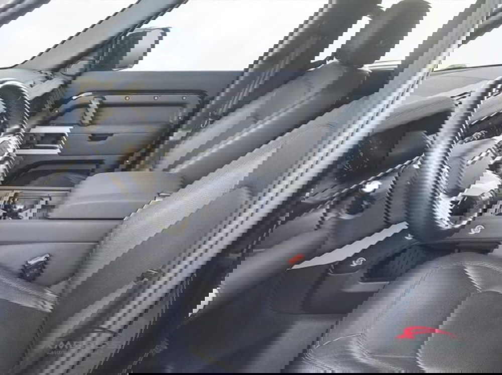 Land Rover Defender usata a Perugia (9)