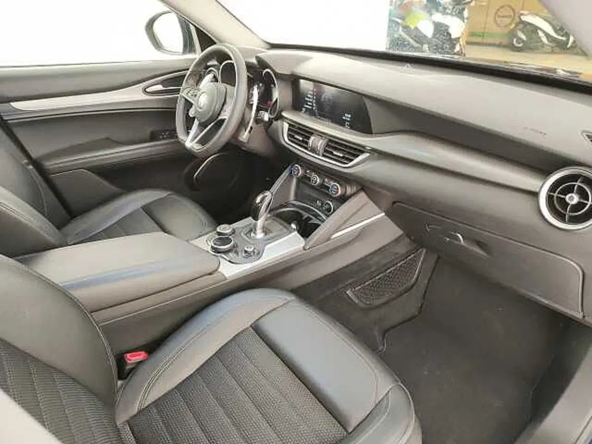 Alfa Romeo Stelvio usata a Teramo (12)