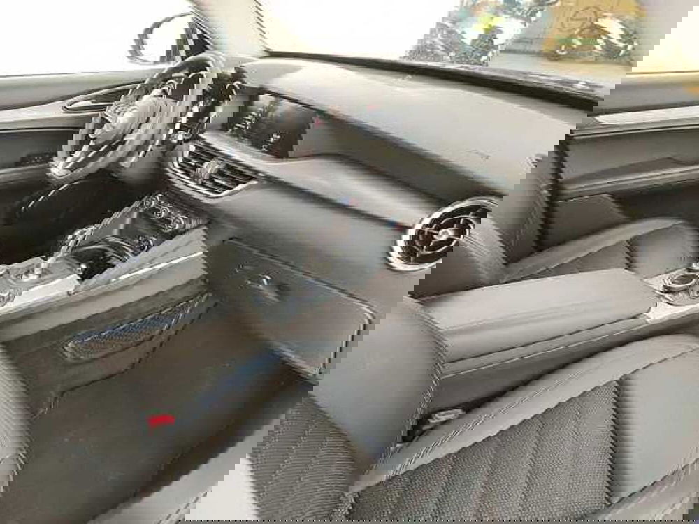 Alfa Romeo Stelvio usata a Teramo (12)