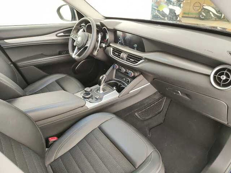 Alfa Romeo Stelvio usata a Teramo (12)