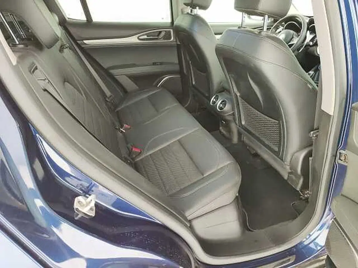 Alfa Romeo Stelvio usata a Teramo (14)