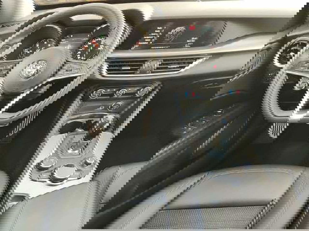 Alfa Romeo Stelvio usata a Teramo (16)
