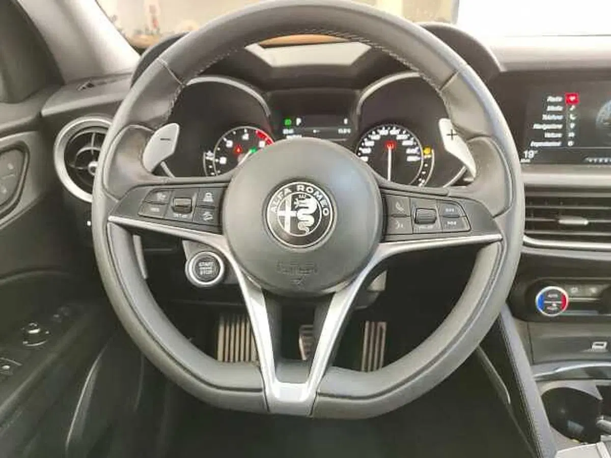 Alfa Romeo Stelvio usata a Teramo (17)