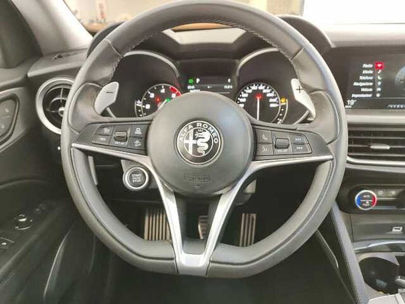 Alfa Romeo Stelvio usata a Teramo (17)