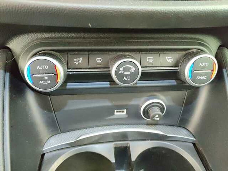 Alfa Romeo Stelvio usata a Teramo (20)