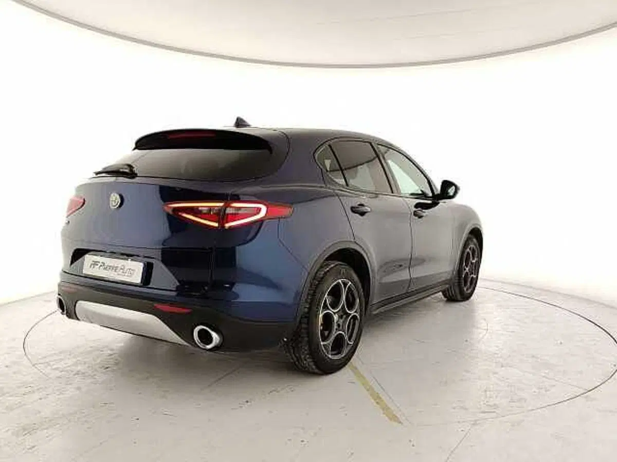 Alfa Romeo Stelvio usata a Teramo (4)