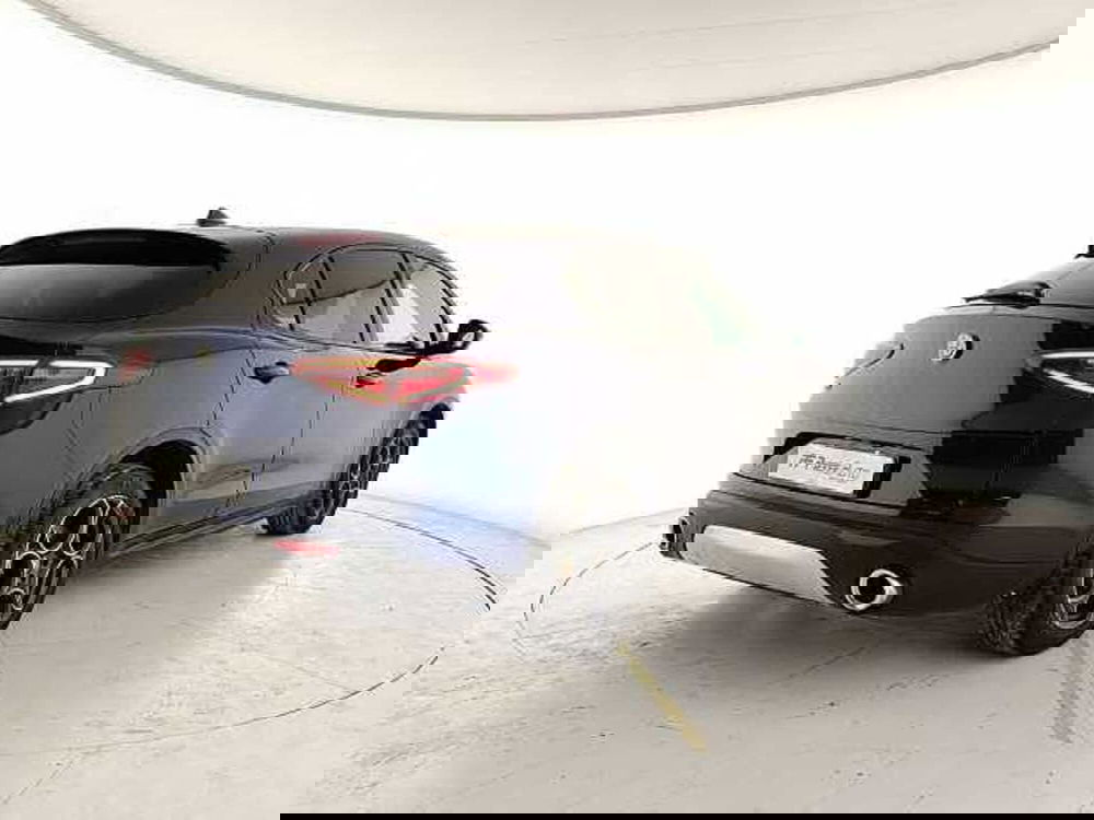 Alfa Romeo Stelvio usata a Teramo (4)