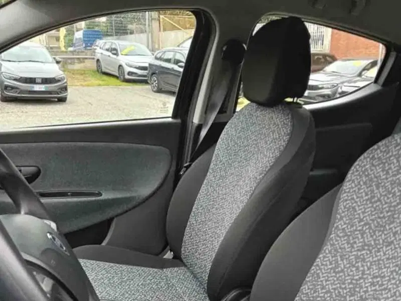 Lancia Ypsilon usata a Torino (11)