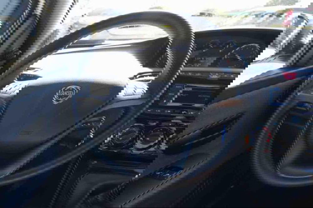 Lancia Ypsilon usata a Torino (18)