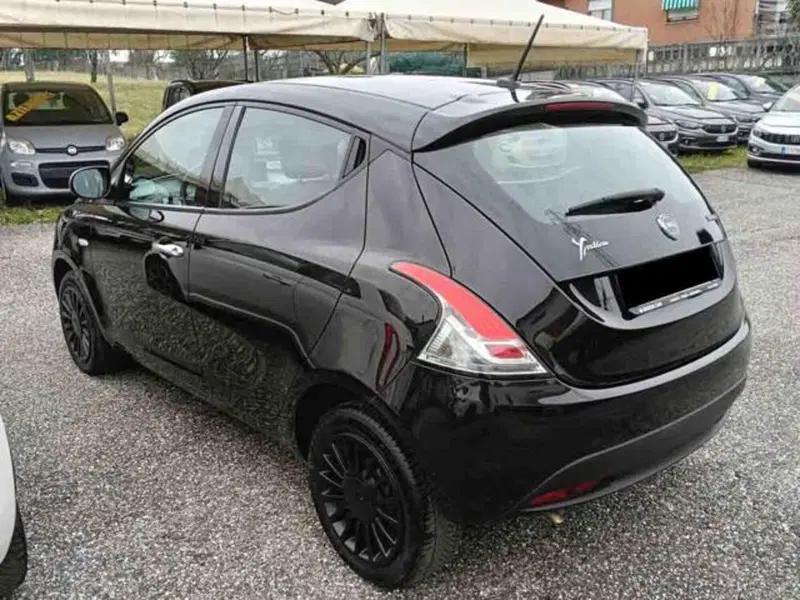 Lancia Ypsilon usata a Torino (6)