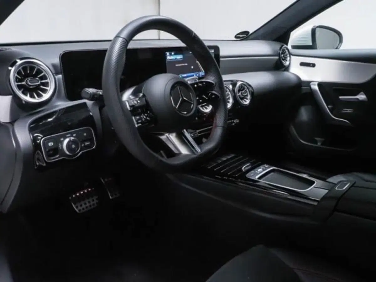 Mercedes-Benz Classe A usata a Milano (8)