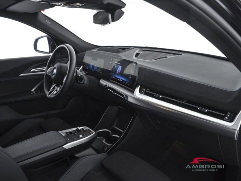 BMW iX2 usata a Perugia (12)