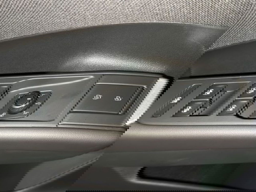 Volkswagen T-Roc nuova a Vicenza (12)