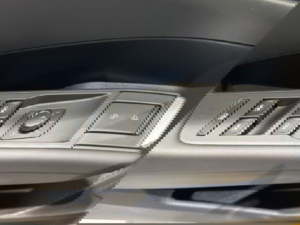 Volkswagen T-Roc nuova a Vicenza (13)