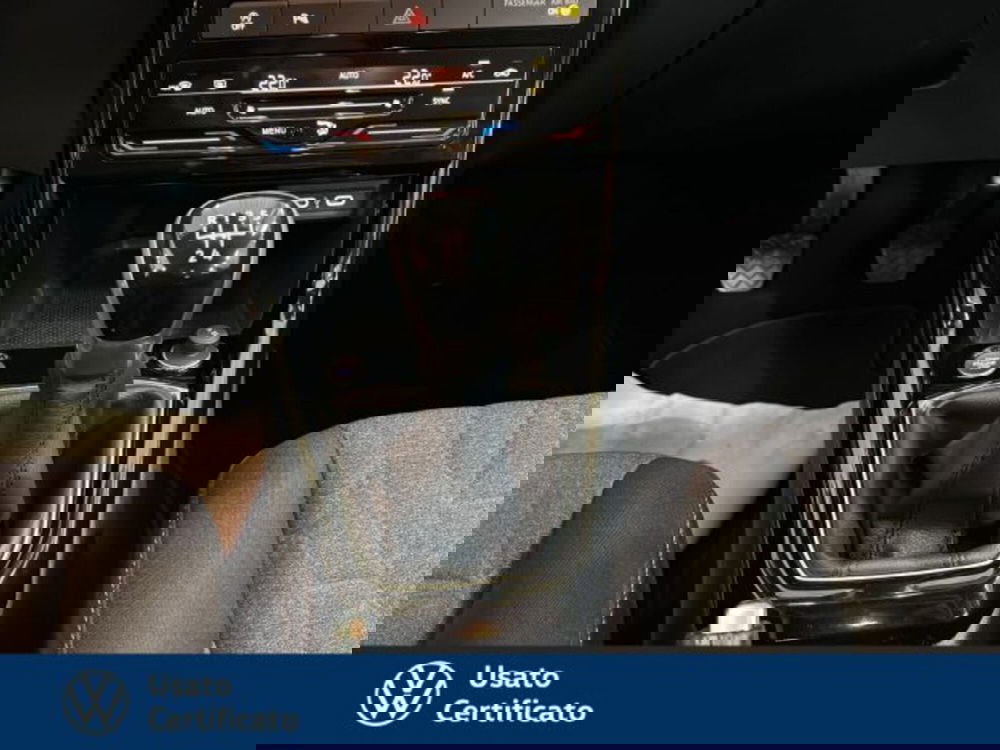 Volkswagen T-Cross usata a Vicenza (12)