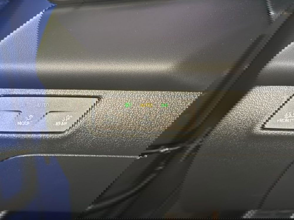 Volkswagen T-Roc nuova a Vicenza (15)