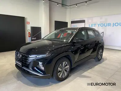 Hyundai Tucson 1.6 crdi 48V Xtech 2wd imt del 2022 usata a Modugno