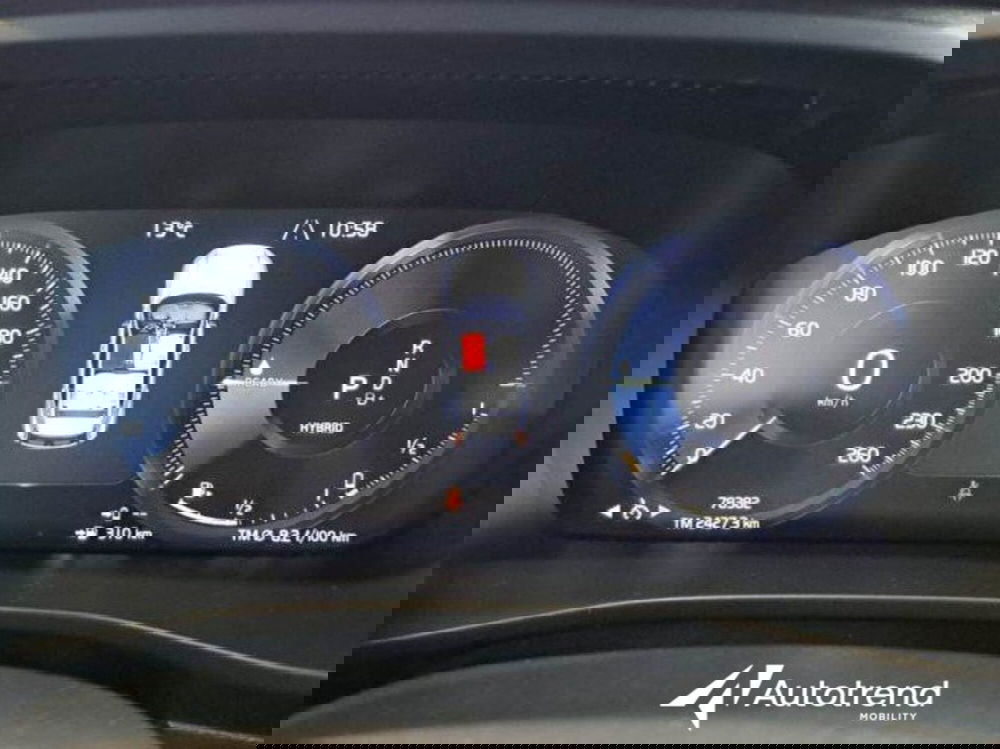 Volvo XC40 usata a Bari (10)