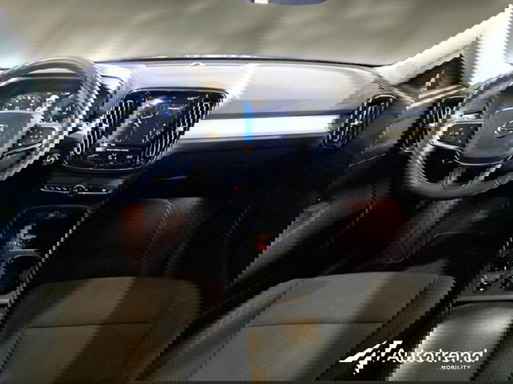 Volvo XC40 usata a Bari (9)