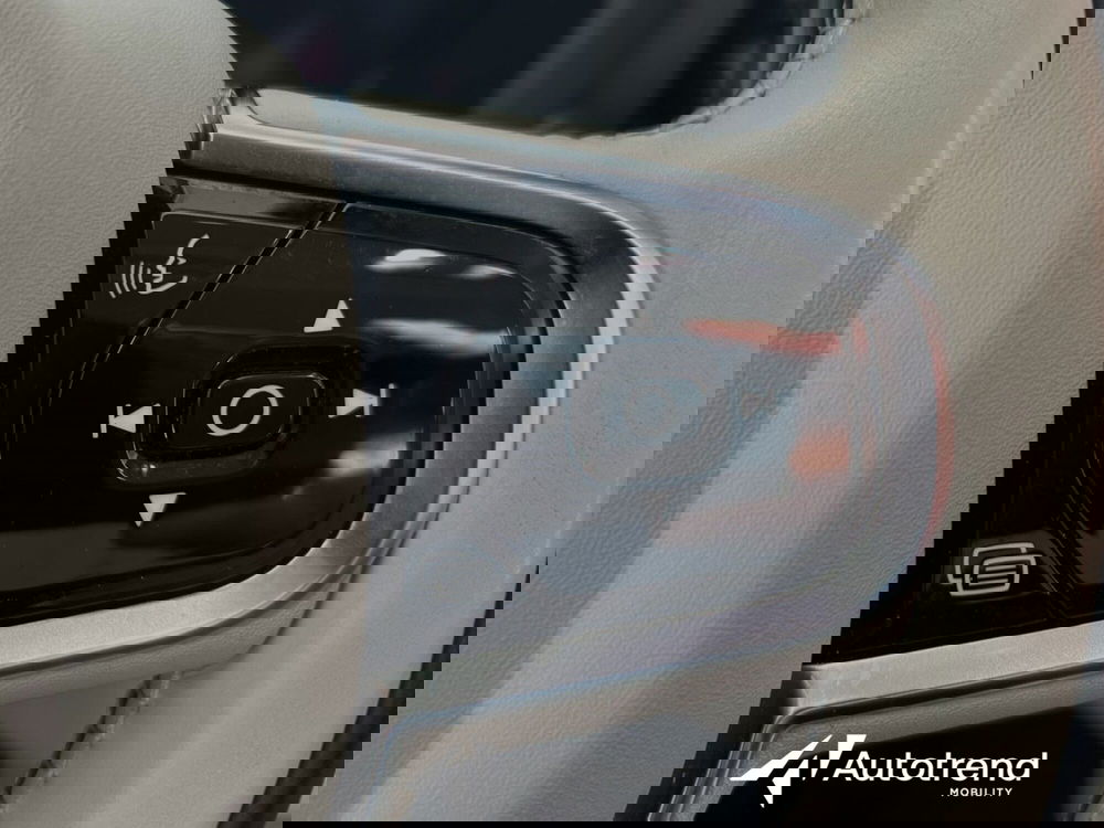 Volvo XC60 usata a Bari (10)