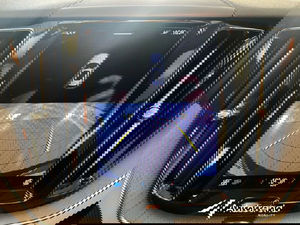 Volvo XC60 usata a Bari (15)