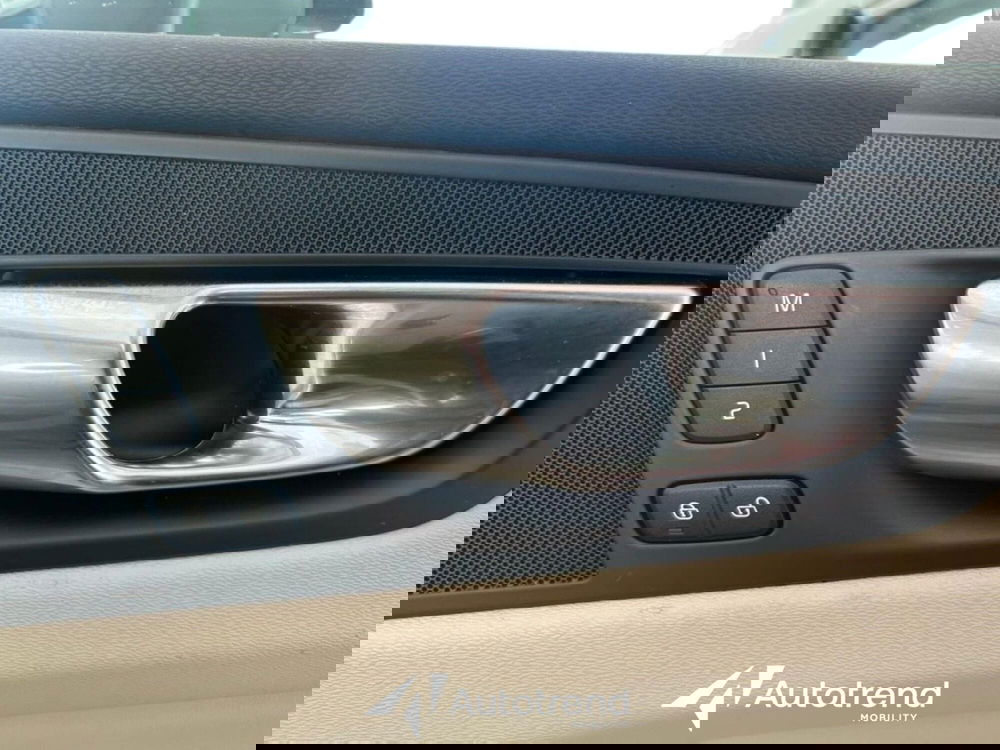 Volvo XC60 usata a Bari (18)