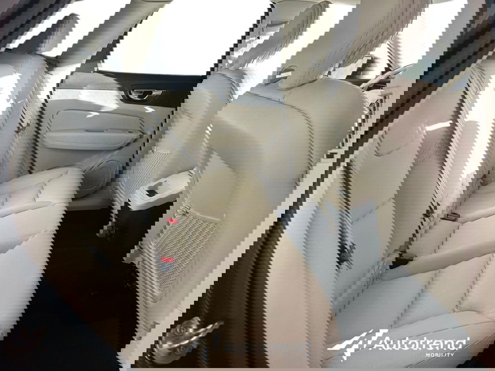 Volvo XC60 usata a Bari (19)