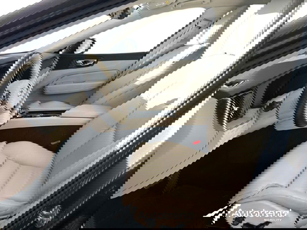 Volvo XC60 usata a Bari (6)