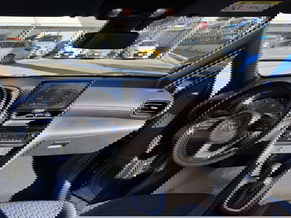 Toyota Yaris Cross usata a Como (7)