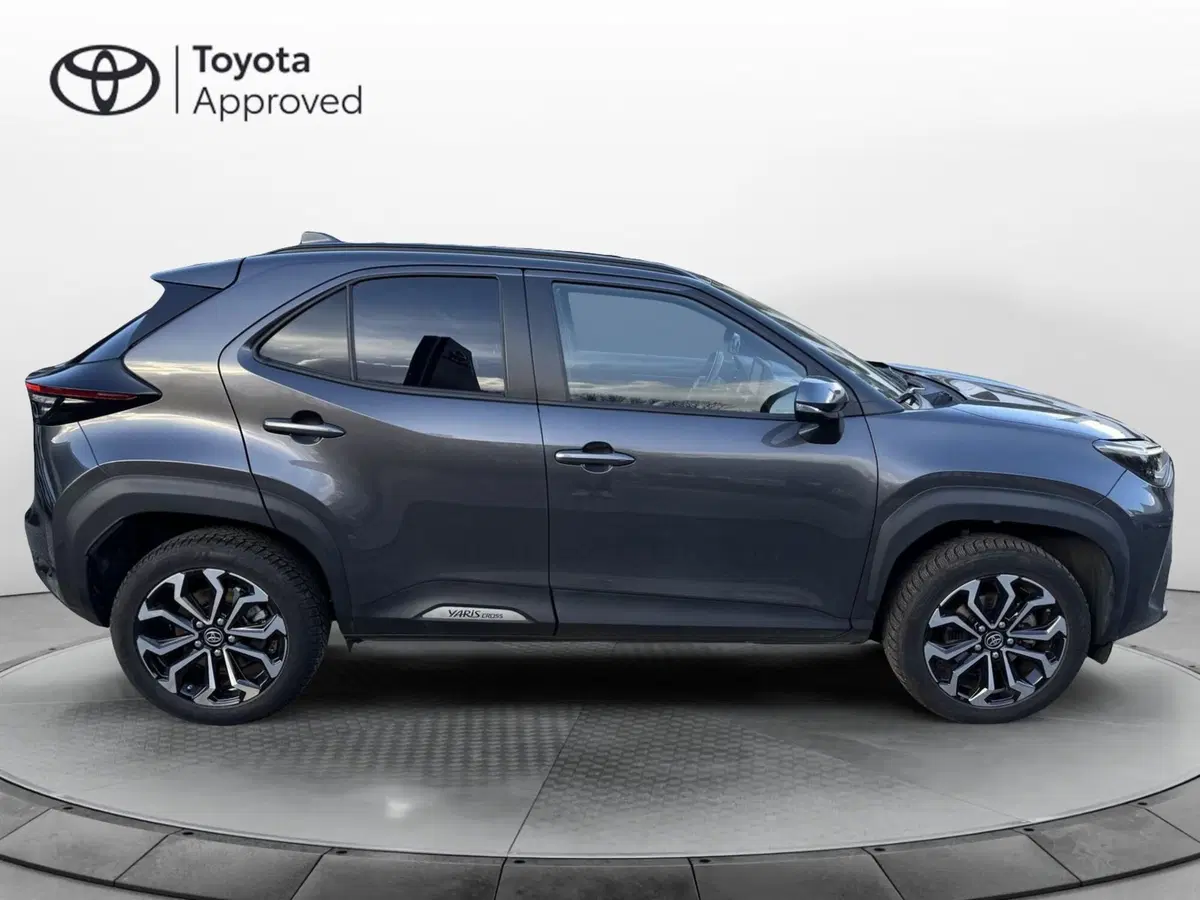 Toyota Yaris Cross usata a Como (9)