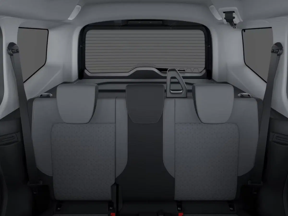 Ford Tourneo Courier nuova a Roma (4)