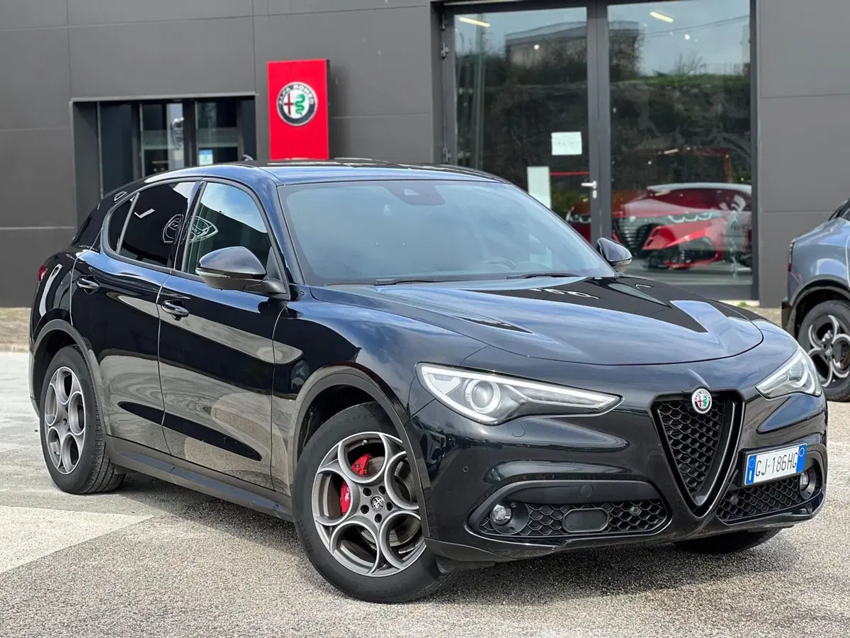 Alfa Romeo Stelvio usata a Matera (10)