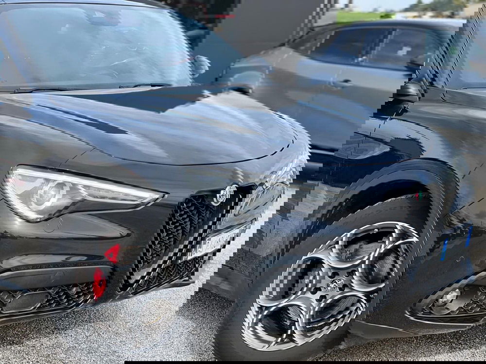 Alfa Romeo Stelvio usata a Matera (11)