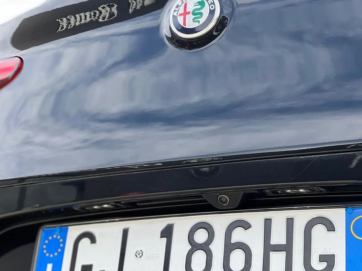Alfa Romeo Stelvio usata a Matera (15)