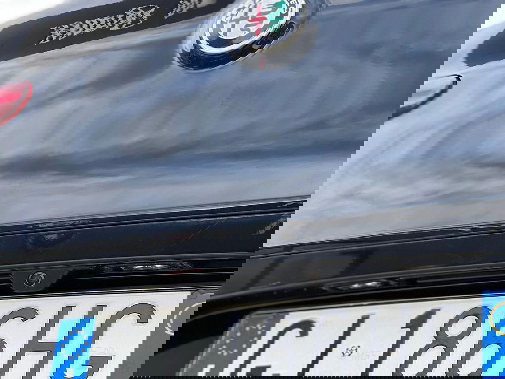 Alfa Romeo Stelvio usata a Matera (15)