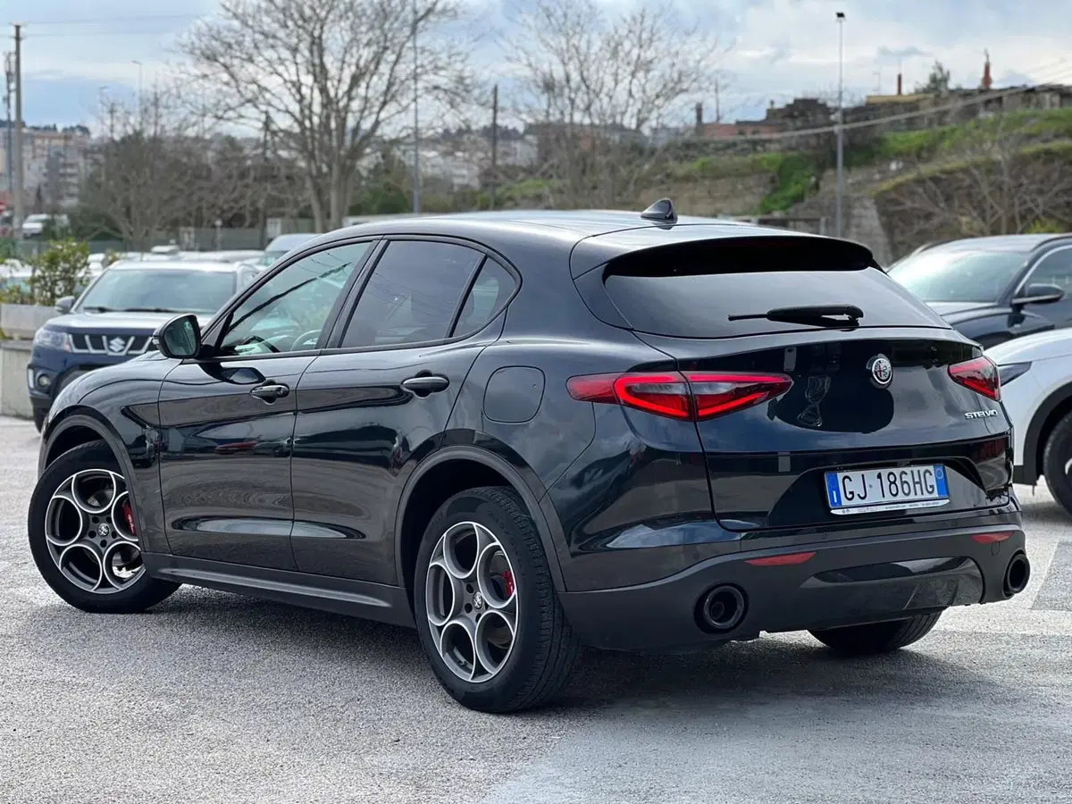 Alfa Romeo Stelvio usata a Matera (17)