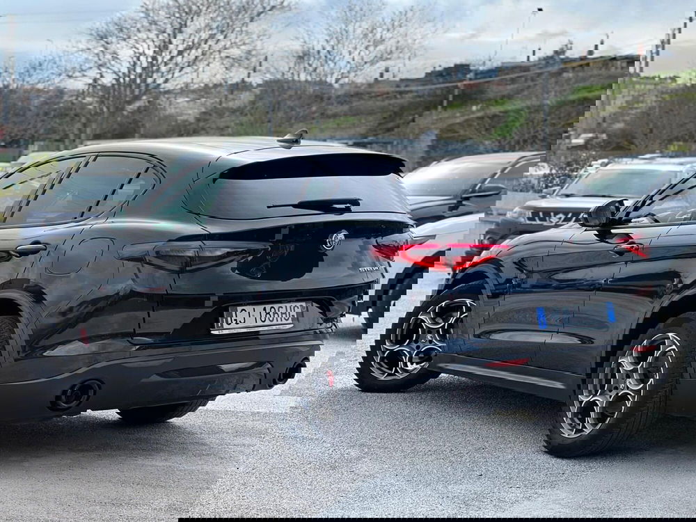 Alfa Romeo Stelvio usata a Matera (17)