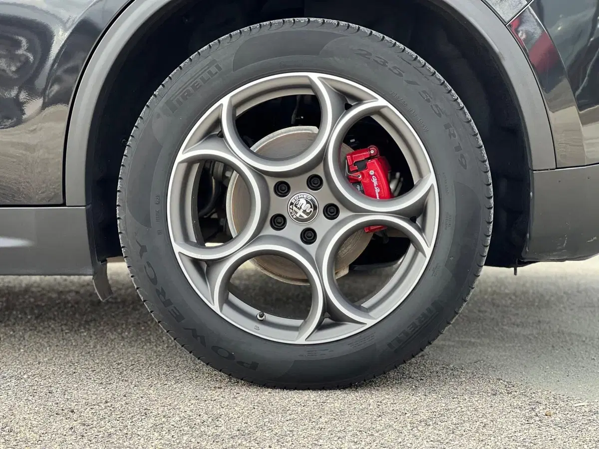 Alfa Romeo Stelvio usata a Matera (18)