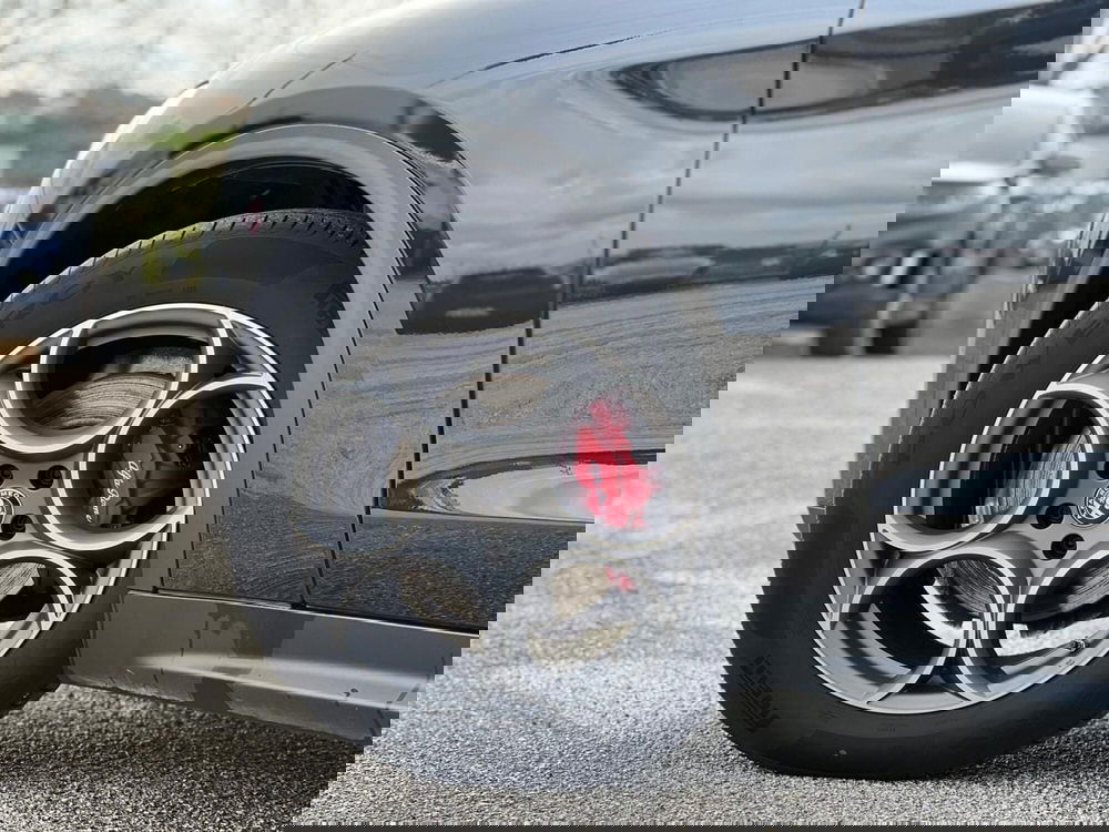 Alfa Romeo Stelvio usata a Matera (19)