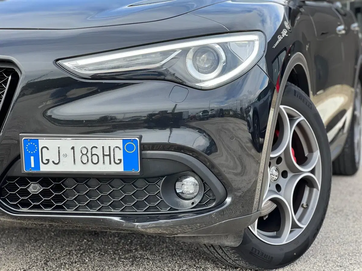 Alfa Romeo Stelvio usata a Matera (4)