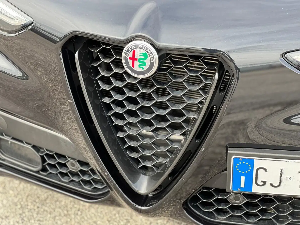Alfa Romeo Stelvio usata a Matera (6)
