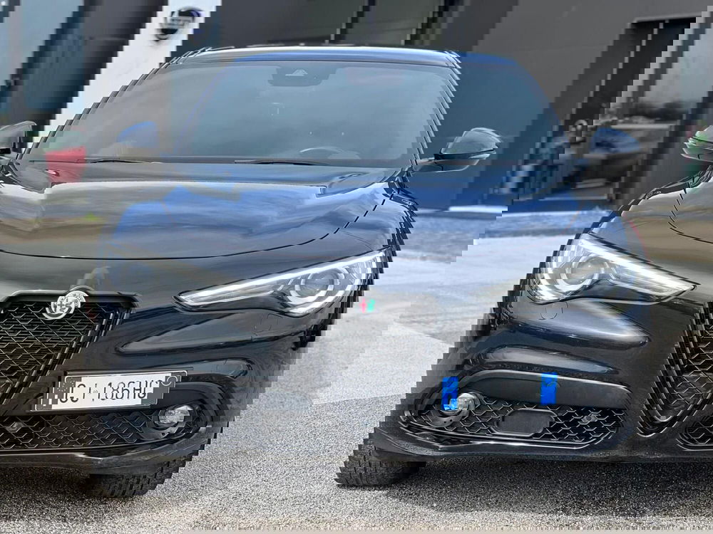 Alfa Romeo Stelvio usata a Matera (7)