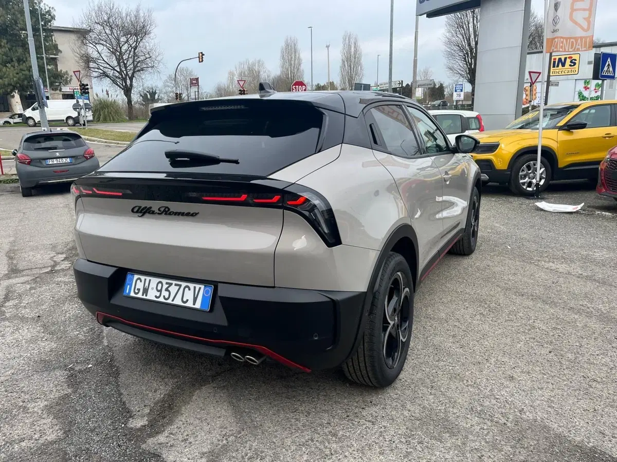 Alfa Romeo Junior usata a Milano (8)