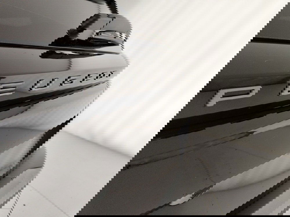 Peugeot 2008 nuova a Caserta (10)