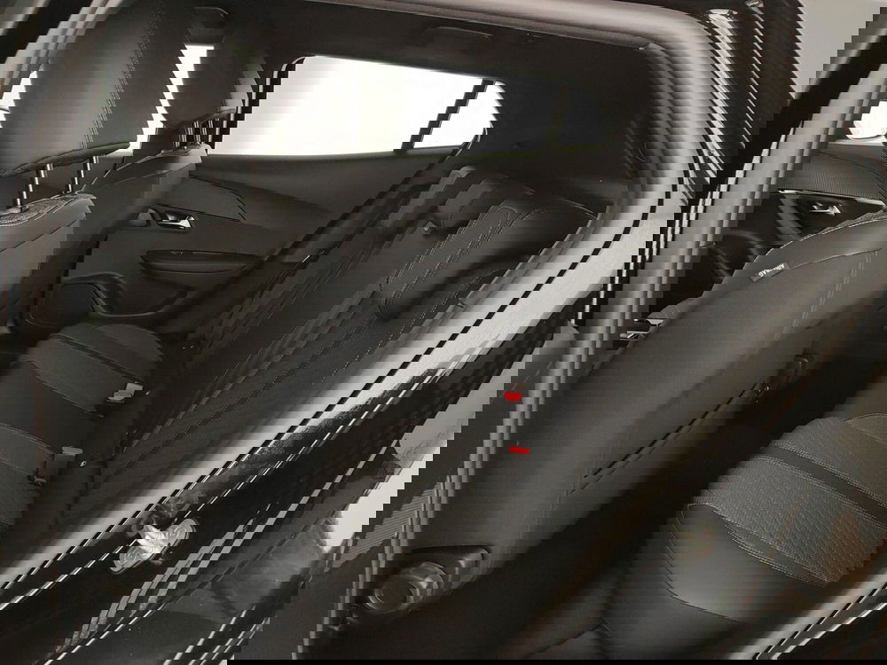 Peugeot 2008 nuova a Caserta (18)