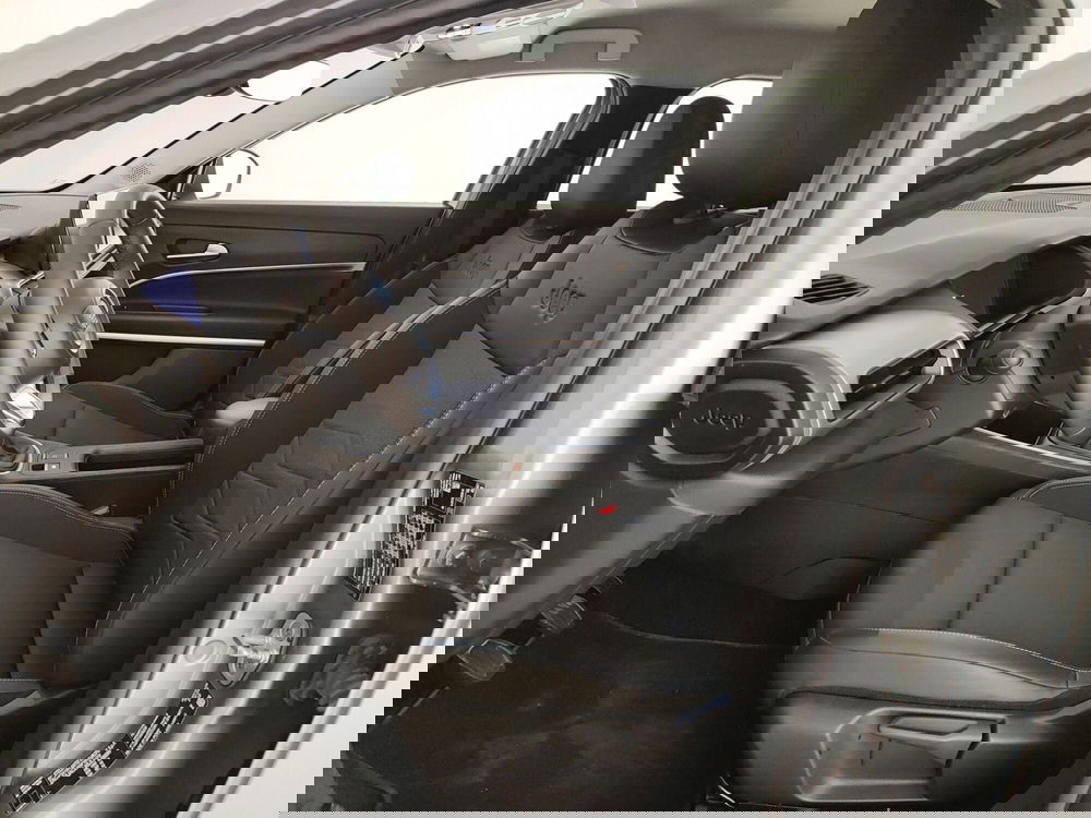 Jeep Avenger usata a Caserta (16)