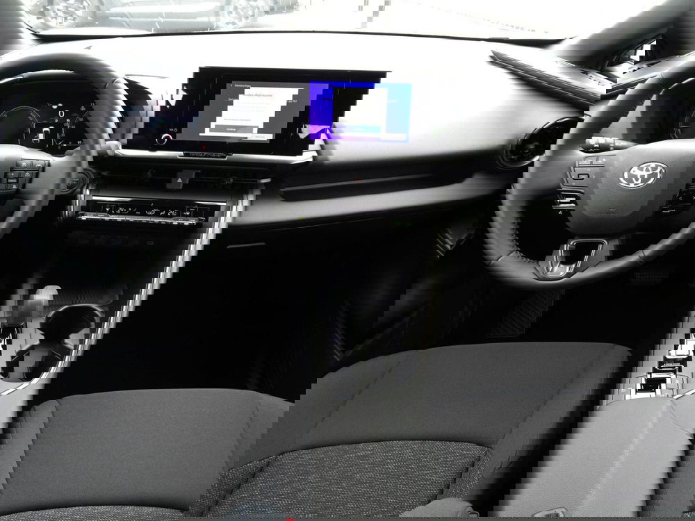 Toyota Toyota C-HR nuova a Treviso (12)